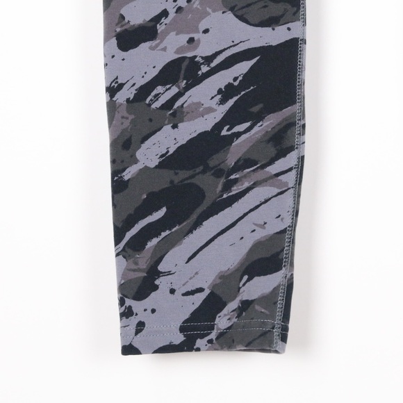 Nike Camo Cropped Leggings - Picture 4 of 7